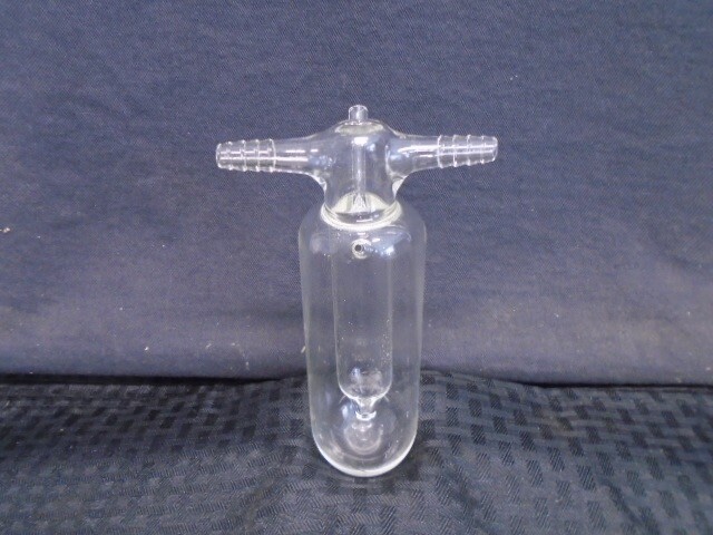 Laboratory Glass One-Piece Vacuum Trap w/ 11mm 8mm OD Hose Connections 6-1/2” H