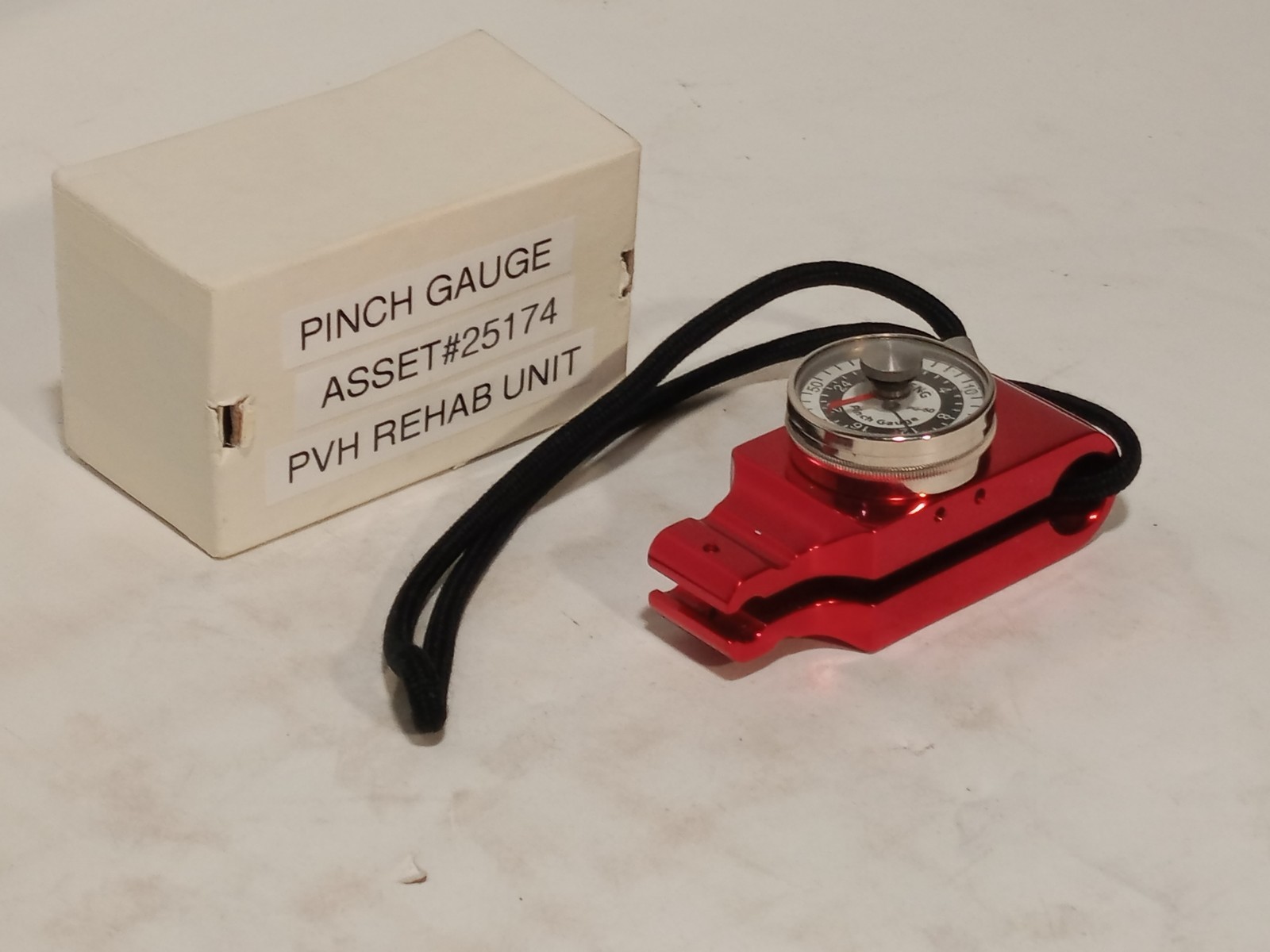 B&L Engineering PG-60 pinch gauge, 60 lb/24 kg hand strength tester red As shown