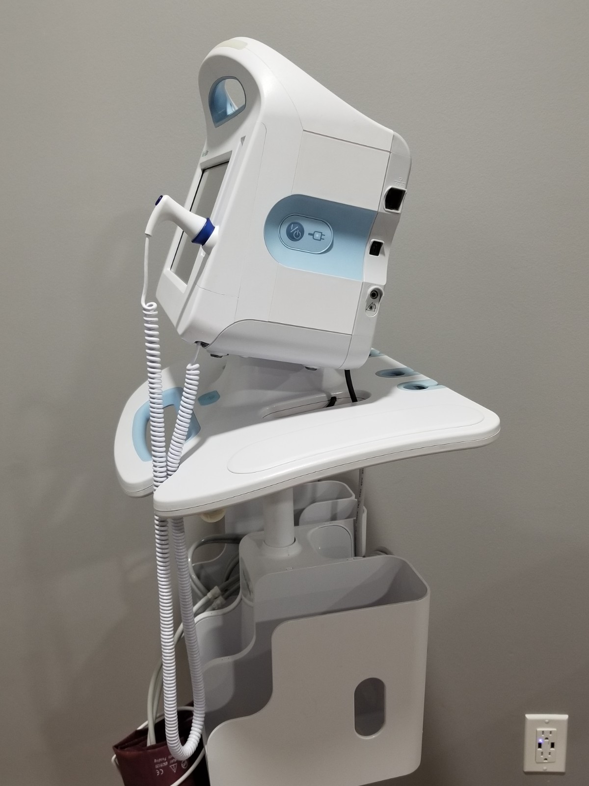 Welch Allyn Connex Vital Sign Monitor 6000 Series, Stand, Nellcor SPO2, NIBP