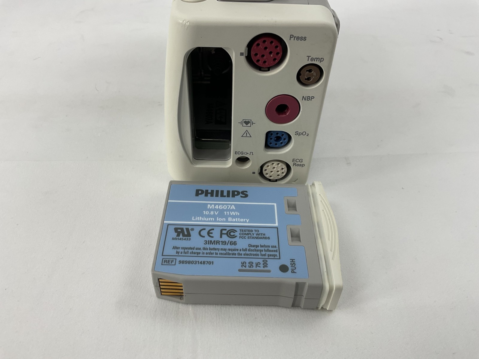 Philips IntelliVue X2 M3002A Portable MP2 Sp02 ECG MMS Patient Transport Monitor